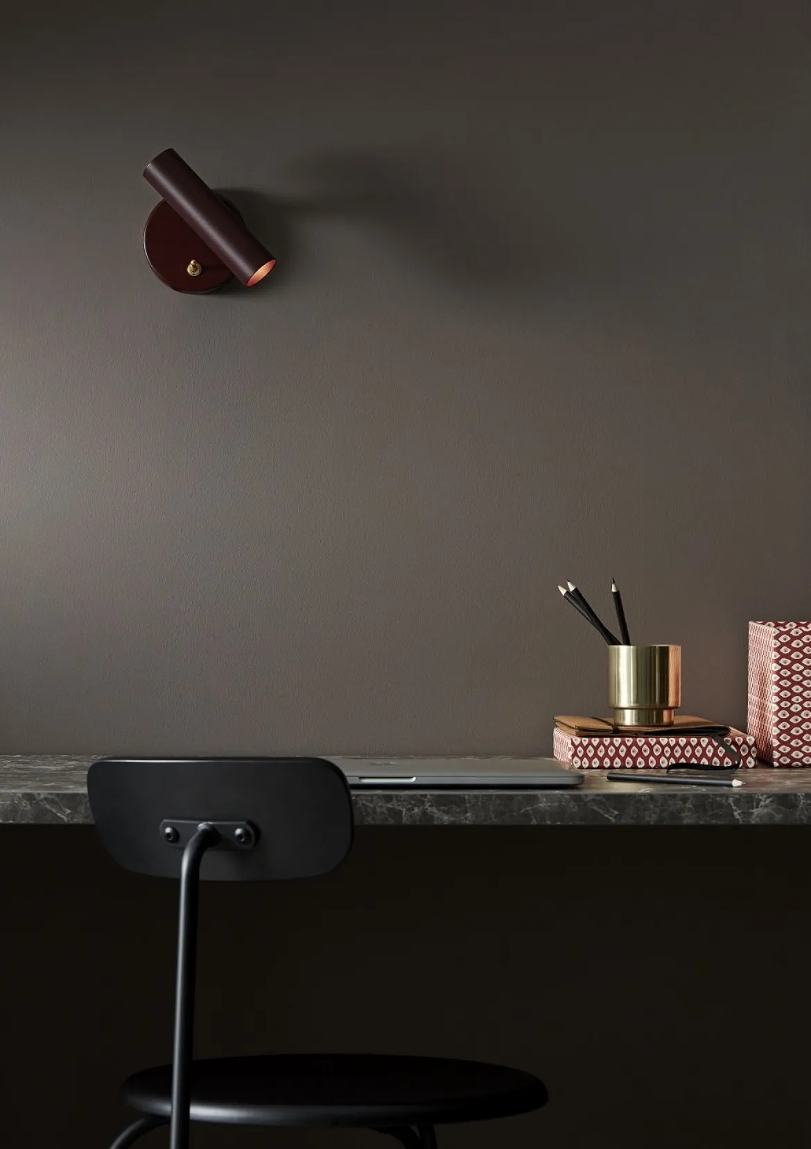 Belid Slender Wandleuchte dunkelrot GU4 mit Kabel
