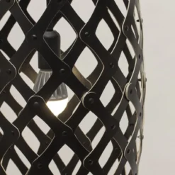 David Trubridge Hinaki Pendelleuchte 50 cm schwarz 2 Seiten