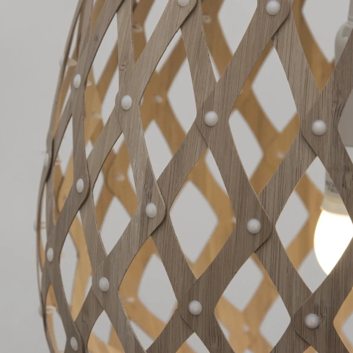 David Trubridge Koura Pendelleuchte 75 cm bambus