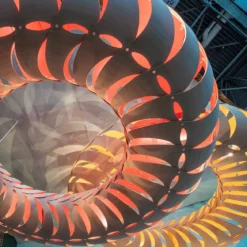 David Trubridge Maru Pendelleuchte Ø 110cm orange