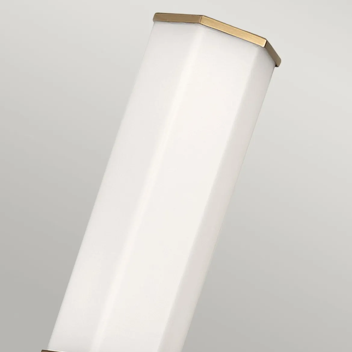 Elstead Facet LED Wandleuchte Messing opal IP44