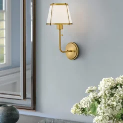 Elstead Lighting Clarke Wandleuchte mit Zugschalter Messing Leinenschirm creme