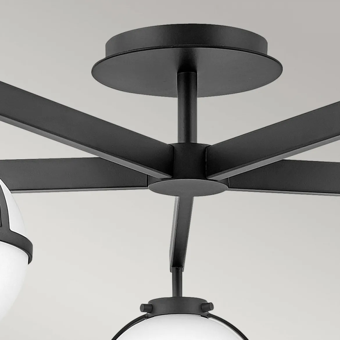 Elstead Lighting Hollis Deckenleuchte Semi-Flush 5-Light Schwarz Opalglas E14 IP44