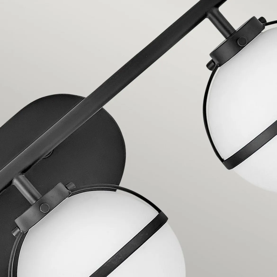 Elstead Lighting Hollis Wandleuchte 3-Light Schwarz Opalglas E14 IP44