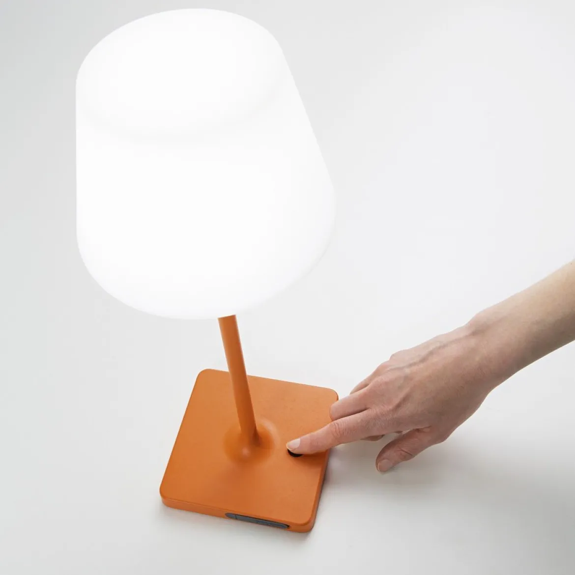 Fabas Luce 3701-30-170 LED Akku Tischleuchte Adam orange 3000K dimmbar