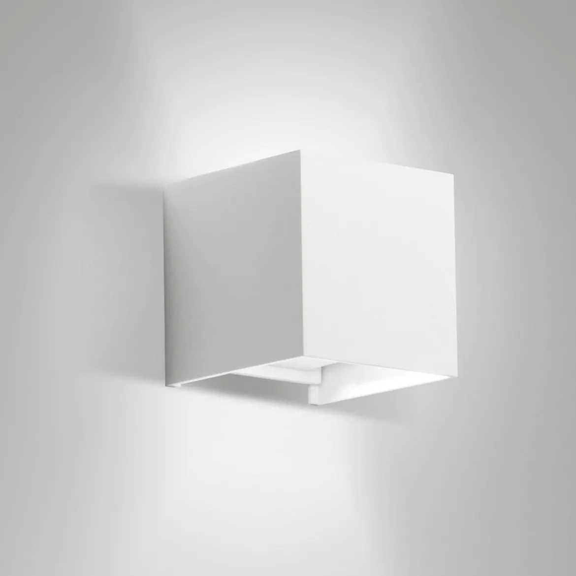 Fabas Luce 6541-21-254 LED Wandleuchte Cuba 10x10cm weiß 3000K IP54