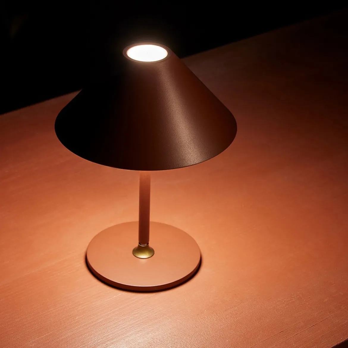 Halo Design 800834 LED Akku Tischleuchte Hygge kastanienbraun rot