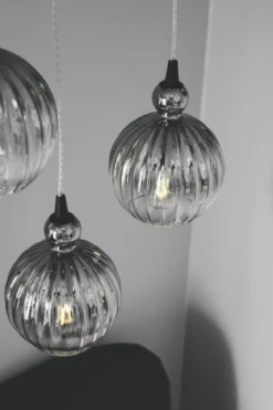 Halo Design No. 737246 LED Pendelleuchte BALL BALL Smoke Ø 15 E14