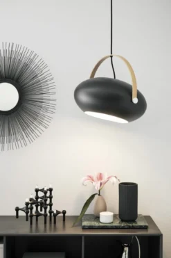 Halo Design No. 734382 LED Pendelleuchte D.C, schwarz matt-Eiche Ø 40