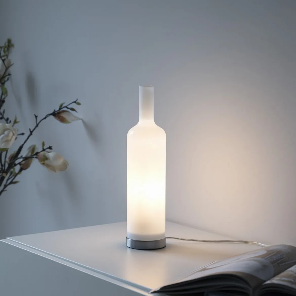 JUST LIGHT 14006-16 BOTTLE Tischleuchte weiss Opalglas
