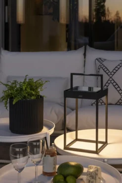 KONSTSMIDE No. 7815-750 Portofino LED Solar USB-Laterne schwarz dimmbar mit Sensor