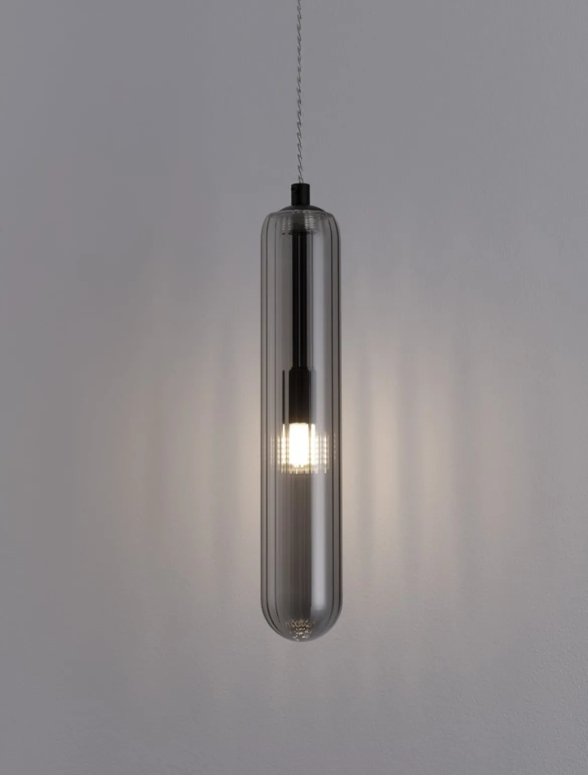 Nova Luce 9028851 GUSTAVE Pendelleuchte 1-flammig Schwarz Rauchgrau G9