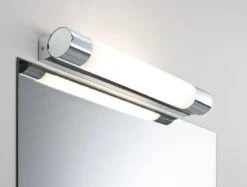 Paulmann No. 79712 Spiegelleuchte LED Orgon IP44 Steckdose 7,5W Chrom 44 cm