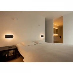SLV No. 1003456 SOMNILA SPOT Indoor LED Wandaufbauleuchte 3000K schwarz Version rechts inkl. USB