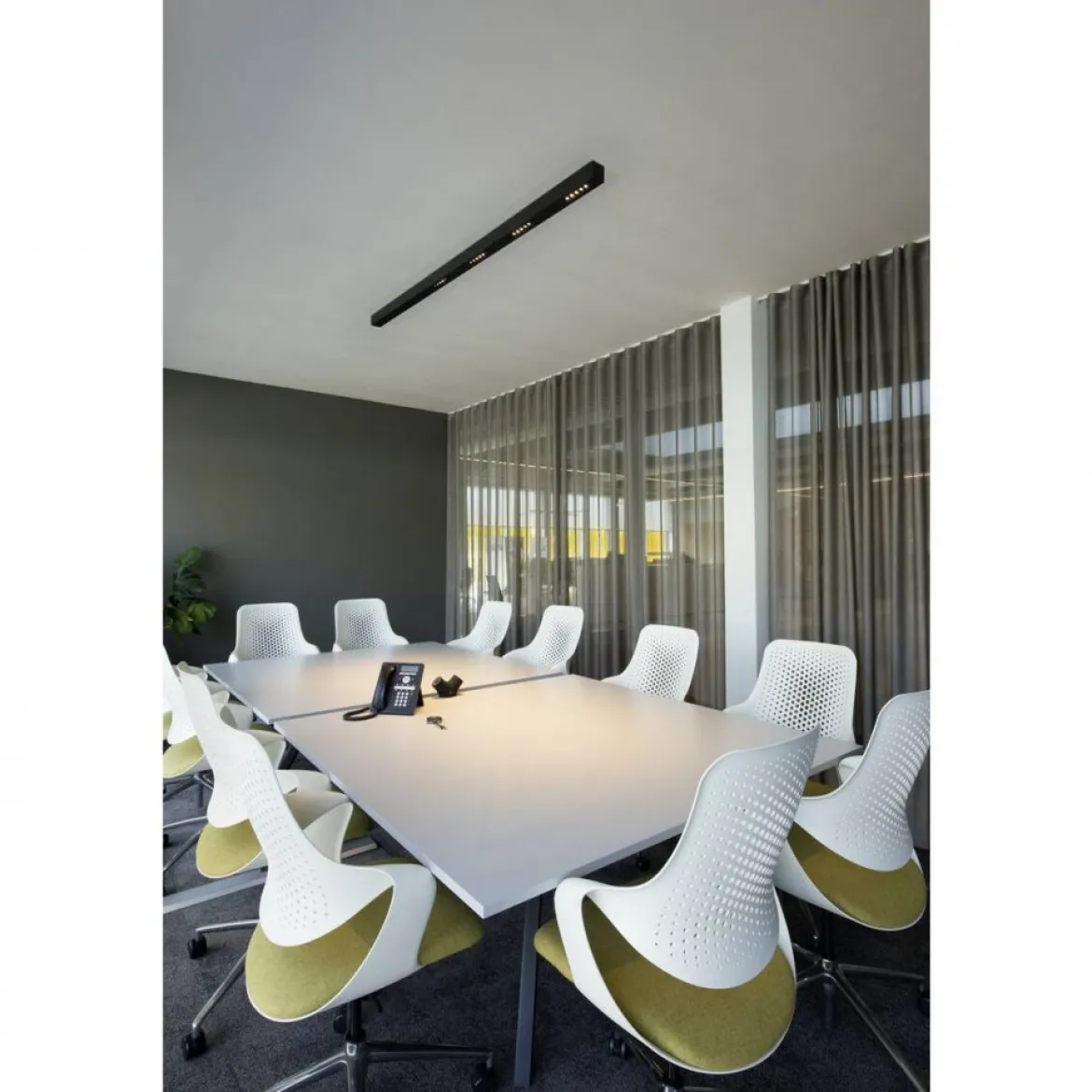 SLV 1000695 Q-LINE® LED Indoor Deckenaufbauleuchte 2m BAP schwarz 4000K